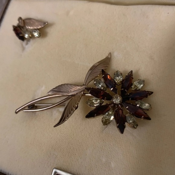 Vintage Tru-Kay 12K Gold-filled Earrings & Pin - Picture 6 of 7